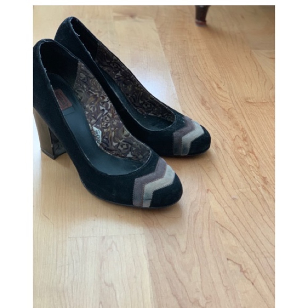 Missoni for target black suede pumps 7.5